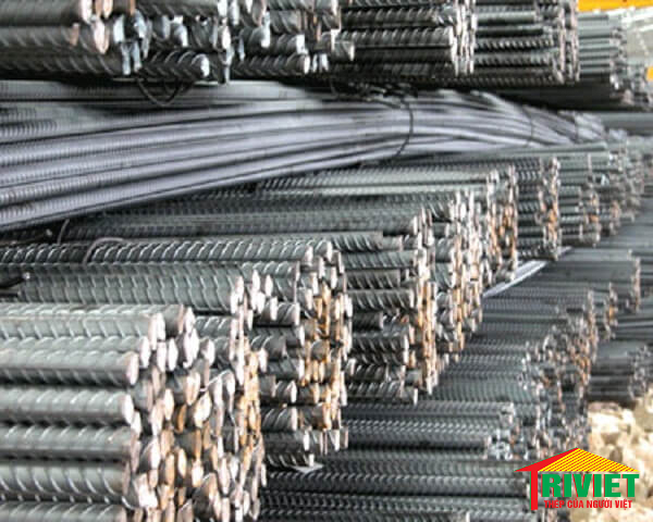 Thép cần được bảo quản trong môi trường phù hợp để hạn chế oxy hóa