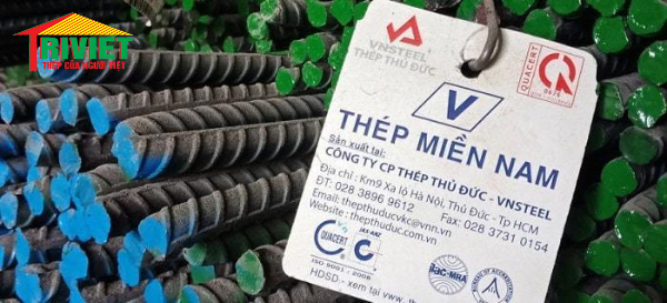 Nhãn mác thép được đính kèm trên mỗi bó thép